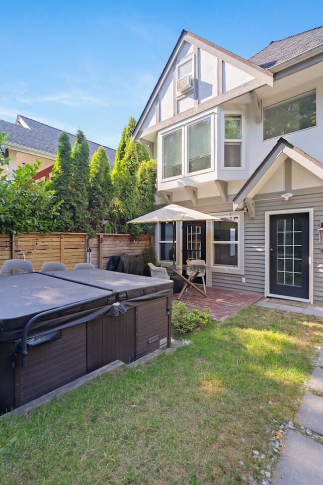 2977 W 6th Ave in Vancouver, BC - Building Photo - Building Photo
