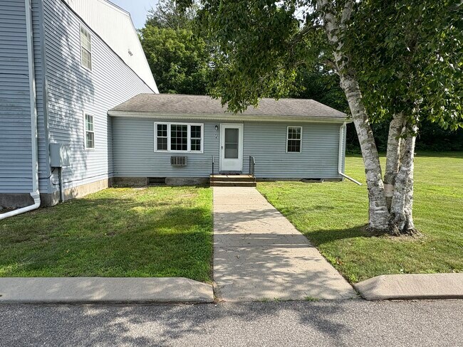 73 Horse Pond Rd in Salem, CT - Building Photo - Building Photo