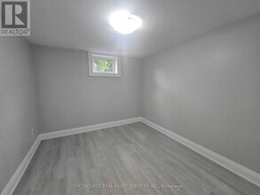 66 Greenfield Dr in Toronto, ON - Building Photo - Building Photo