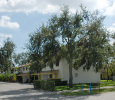 945-955 SW 8th St Apartments