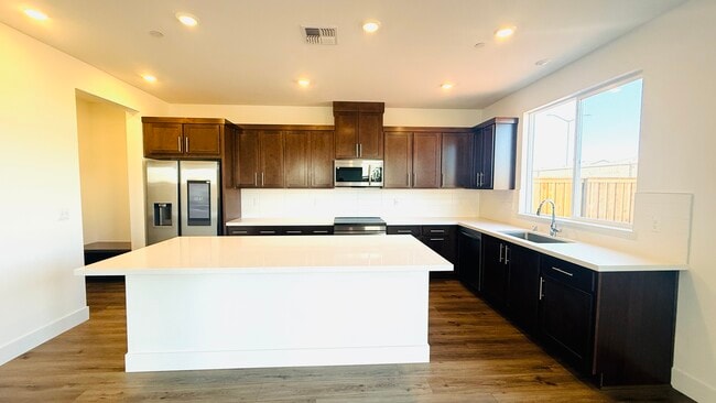 2850 Talkeetna St in Manteca, CA - Building Photo - Building Photo