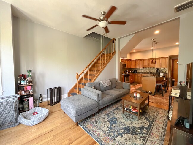 2541 W Cortland St in Chicago, IL - Building Photo - Building Photo