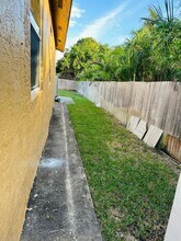 833 Briggs St in West Palm Beach, FL - Building Photo - Building Photo