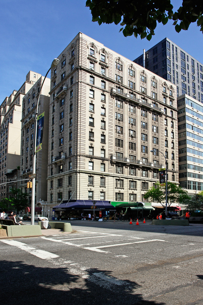 The Roxborough in New York, NY - Foto de edificio - Building Photo