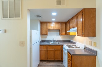Heritage Park Senior Apartments in Las Vegas, NV - Building Photo - Interior Photo
