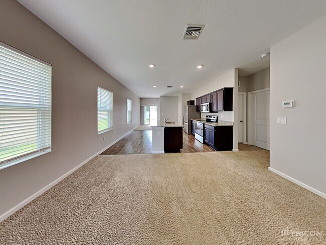 34871 Daisy Meadow Loop in Zephyrhills, FL - Building Photo - Building Photo