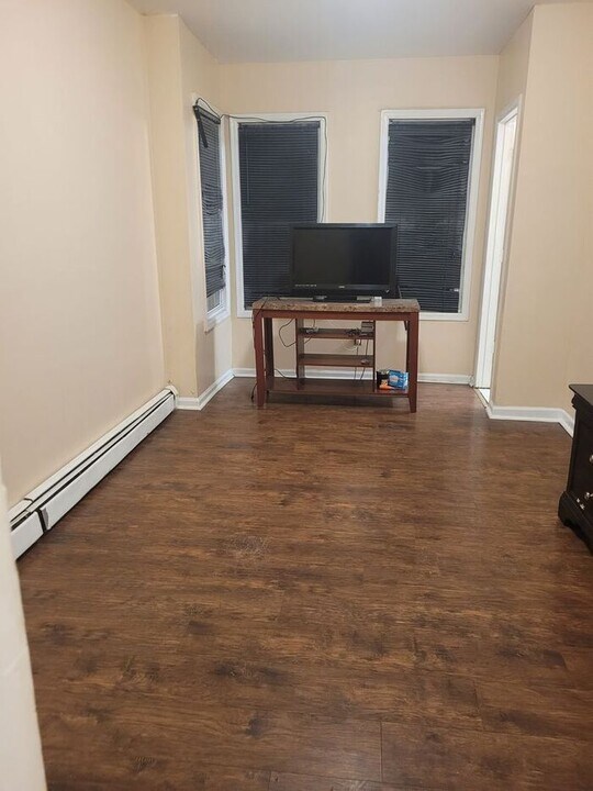 107 Palm St in Newark, NJ - Building Photo