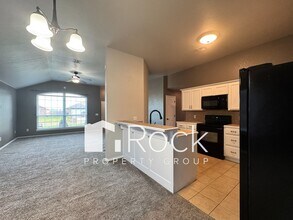 324 SW 39th St in Moore, OK - Building Photo - Building Photo