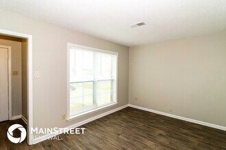 7135 Hillshire Dr in Memphis, TN - Building Photo - Building Photo