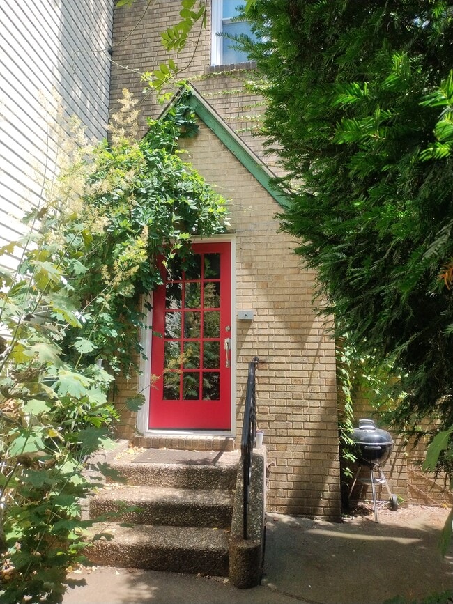 48 Saint Pauls Ave, Unit 1