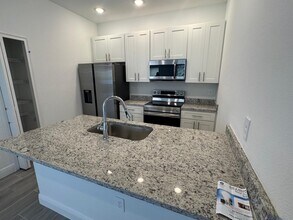 1602 Cumin Dr in Poinciana, FL - Building Photo - Building Photo