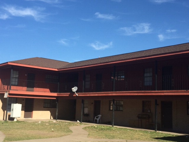 1104 Primrose Ave in McAllen, TX - Foto de edificio - Building Photo