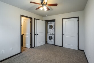 Fox Run Apartments in Box Elder, SD - Foto de edificio - Interior Photo