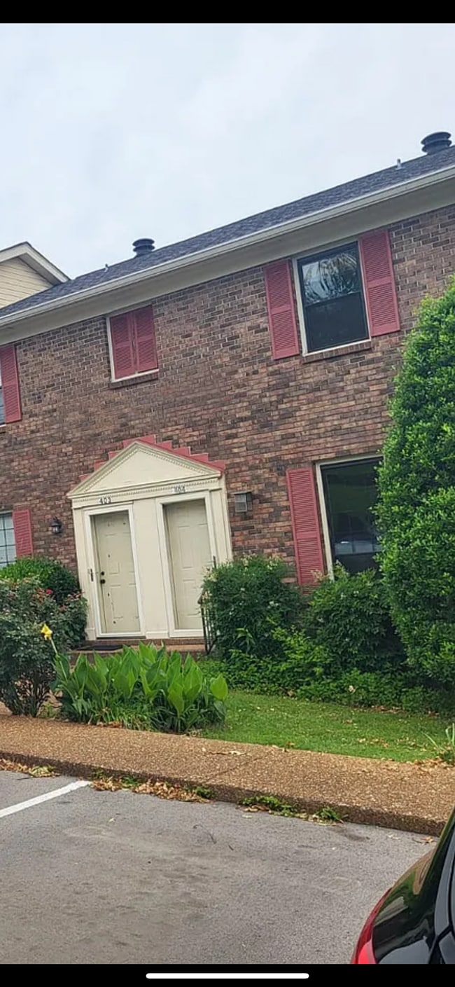 property at 404 Brentwood Pt
