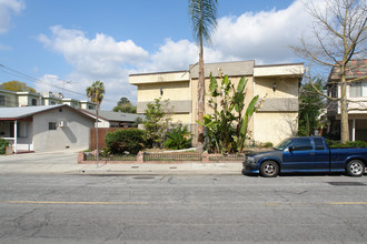 1363 E Acacia Ave in Glendale, CA - Building Photo - Building Photo