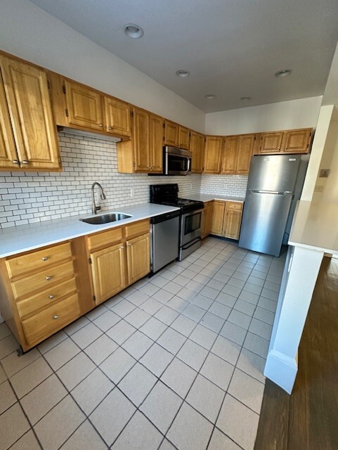 1402 Beacon St, Unit 3 in Brookline, MA - Building Photo