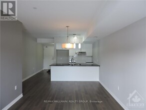 120-120 Prestige Cir in Ottawa, ON - Building Photo - Building Photo