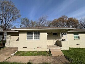 5828 Lazy River Dr in Dallas, TX - Building Photo