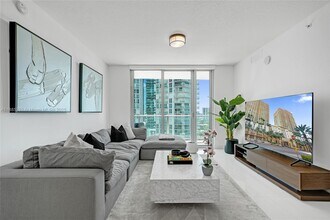 300 Sunny Isles Blvd, Unit 4-1104 in Sunny Isles Beach, FL - Building Photo - Building Photo