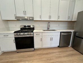 4214 W Broadway in Hawthorne, CA - Building Photo - Building Photo