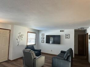 1511 Hyvue St in Adel, IA - Building Photo - Building Photo