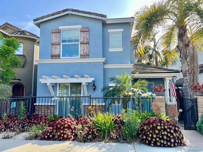 property at 517 N Cedros Ave