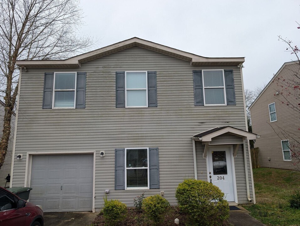 204 Valleyside Dr NE in Huntsville, AL - Building Photo