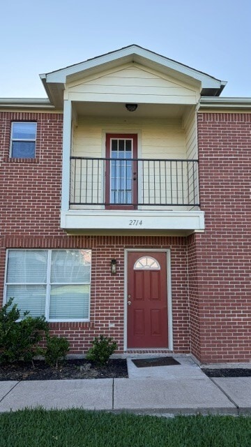 property at 2714 Vienna Pl
