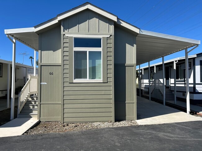 Garden West Estates (55+ Senior) in Gardena, CA - Building Photo - Building Photo