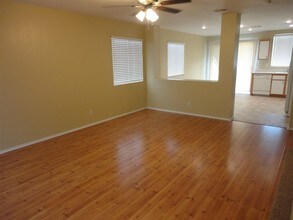 633 Indian Row Ct in Henderson, NV - Building Photo - Building Photo