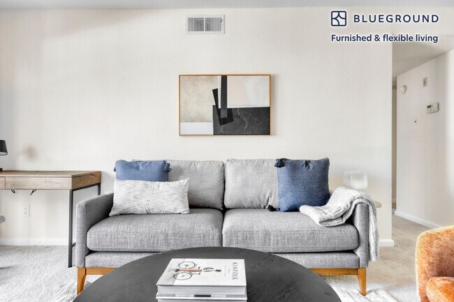 1220 N Fair Oaks Ave-Unit -FL2-ID840 in Sunnyvale, CA - Building Photo - Building Photo