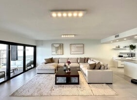 1800 NE 114th St, Unit 2305 in Miami, FL - Building Photo