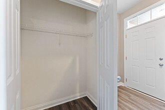 302 Millbridge Dr in Sycamore, IL - Building Photo - Building Photo
