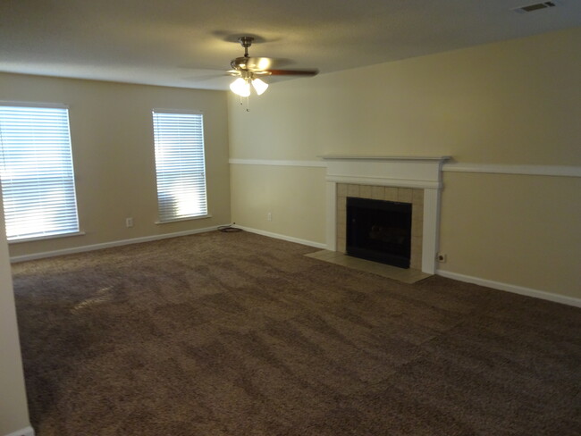 614 Fernstone Trl in Lawrenceville, GA - Building Photo - Building Photo