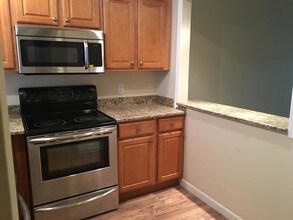1638 Embassy Dr-Unit -106 in West Palm Beach, FL - Building Photo - Building Photo