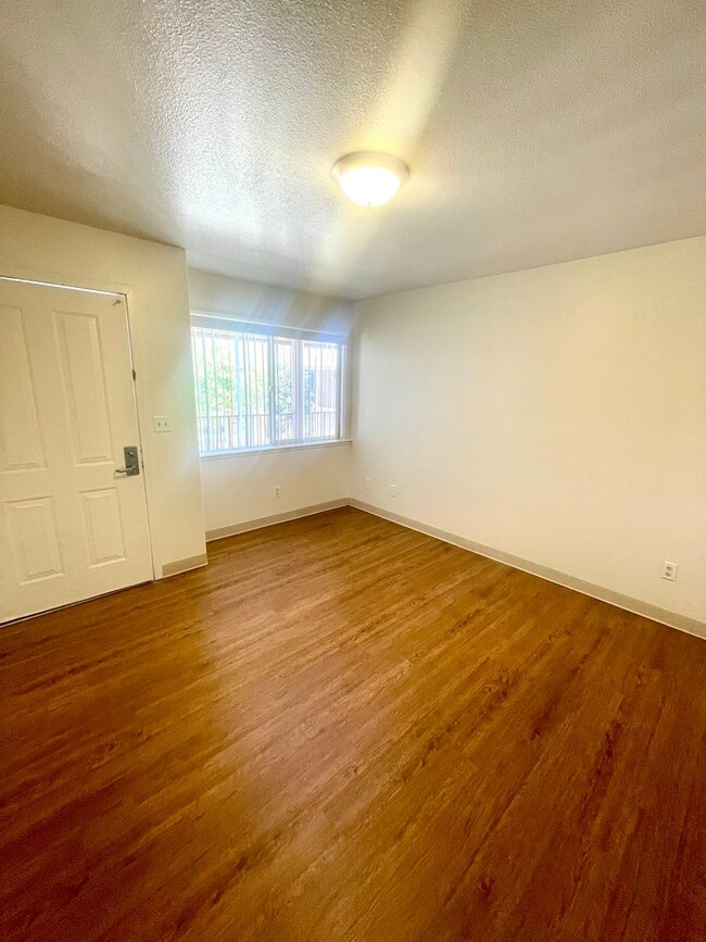 500 S Oakley Ave