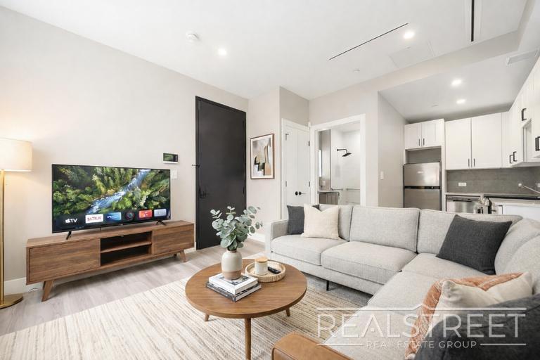 2801 Tilden Ave, Unit 1A in Brooklyn, NY - Building Photo