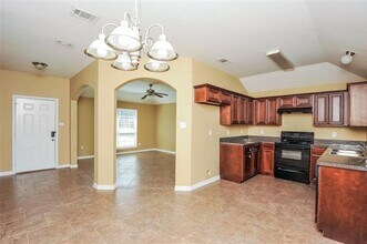 7668 Hollow Point Dr in Fort Worth, TX - Foto de edificio - Building Photo