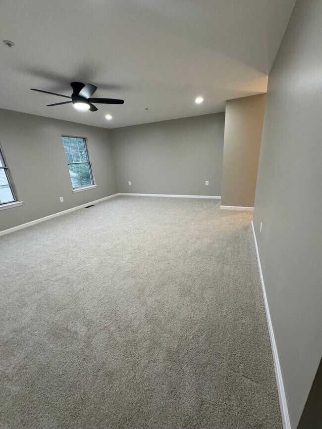 19104 Highstream Dr in Germantown, MD - Building Photo - Building Photo