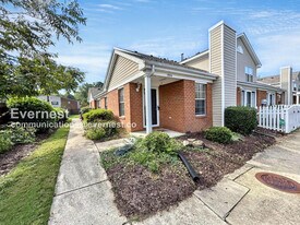 1804 Westgate Cir in Williamsburg, VA - Building Photo