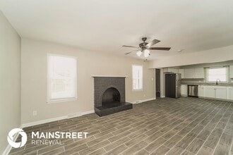 6022 Farm Pond Ln in Charlotte, NC - Building Photo - Building Photo