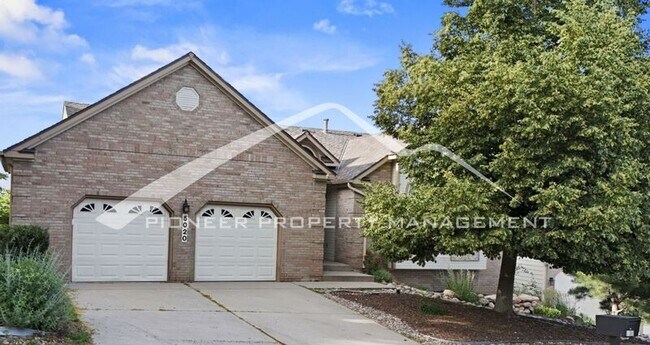 5020 Broadmoor Bluffs Dr in Colorado Springs, CO - Building Photo - Building Photo