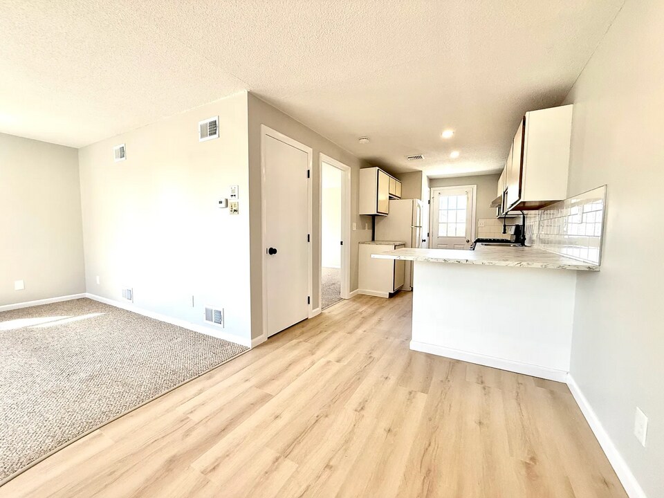 1063 Tacoma St in New Bedford, MA - Building Photo