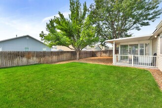 11793 Shelburne St in Caldwell, ID - Building Photo - Building Photo