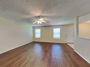 2310 Graystone Dr in Rockwall, TX - Foto de edificio - Building Photo