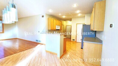 1949 Mockingbird Ave in Shakopee, MN - Building Photo - Building Photo