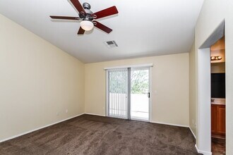 9841 N Fast Elk St in Las Vegas, NV - Building Photo - Building Photo