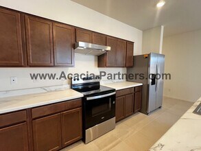 9138 E White Blf Ct in Tucson, AZ - Building Photo - Building Photo