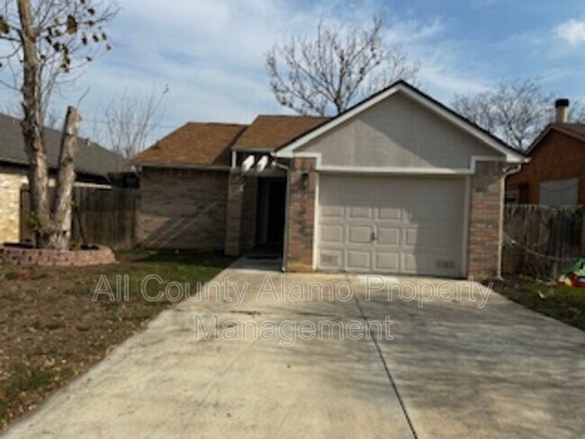11318 Hatchet Pass Dr in San Antonio, TX - Building Photo - Building Photo