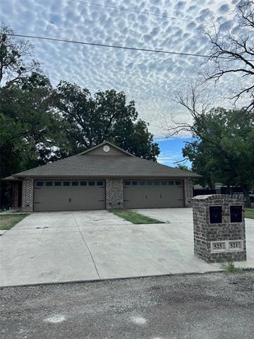 560 Gilcrease St in Van Alstyne, TX - Building Photo